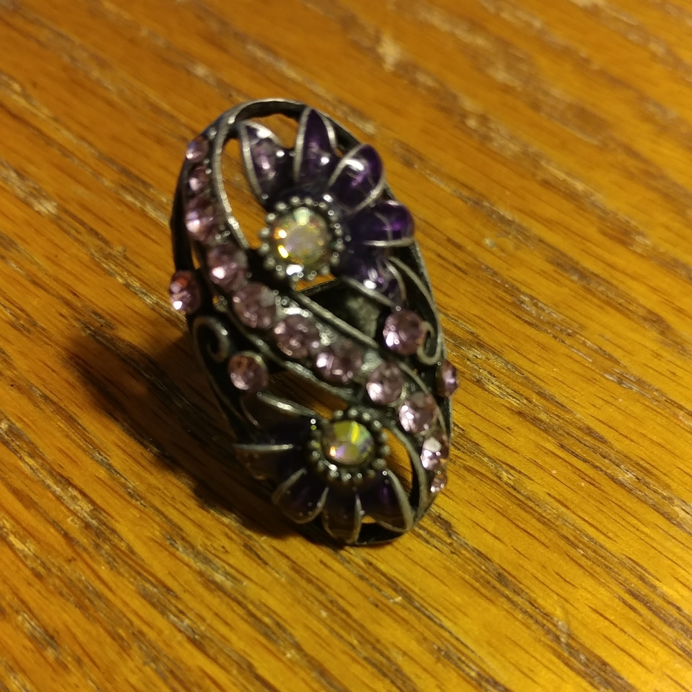 Ring, Grey Metal w Borealis & Purple Crystals
